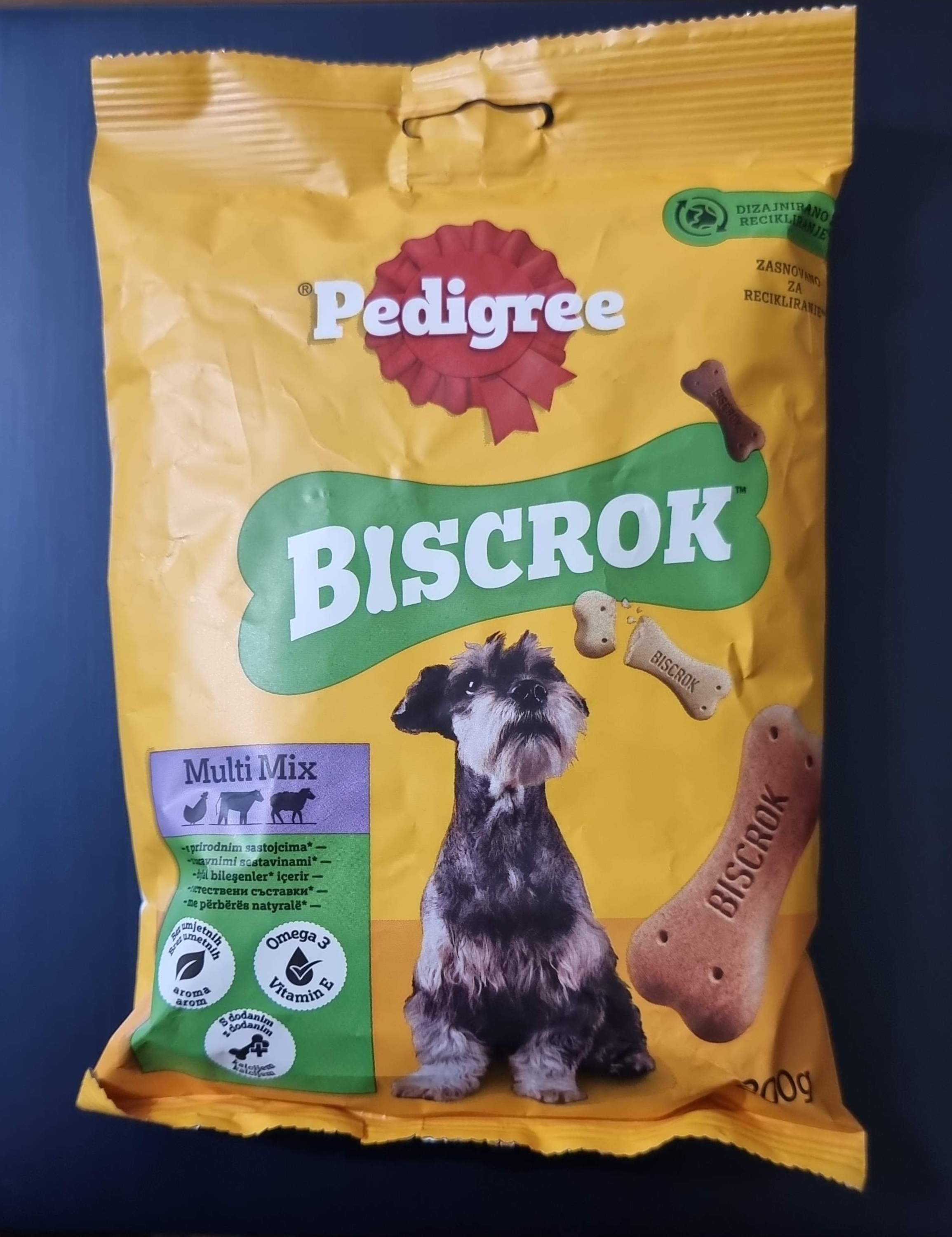 بیسکویت سگ (pedigree )۲۰۰ گرمی باطعم مرغ و گوشت و بره